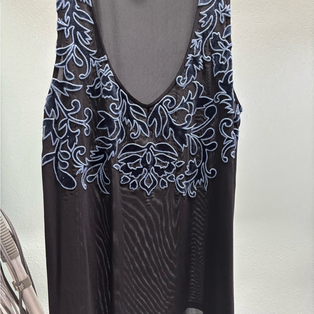 Torrid Sz 0 Black and Blue Embroidered Sheer Sleeveless Top